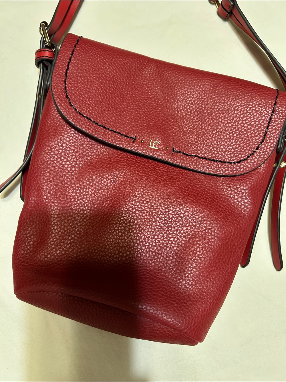 Liz Claiborne Red Pebbled Leather Crossbody Bag - Picture 3 of 11